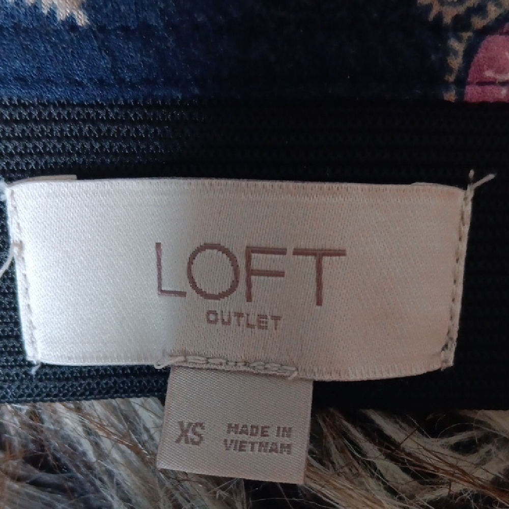LOFT Maxi Skirt with Pink and White Floral on Black - Picture 6 of 6
